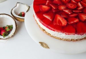 No-bake! Coconut-Strawberry cheesecake