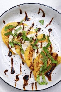 Low-Carb Tomato Mozzarella Appetizer (Easy Caprese Style)