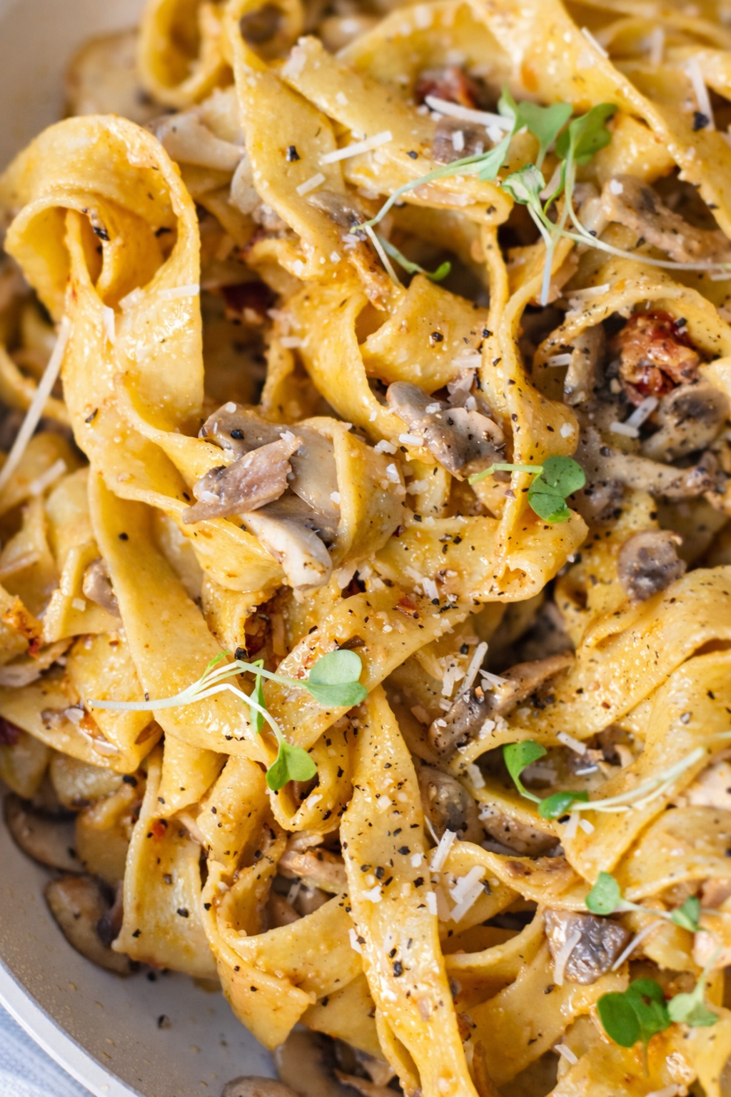 Creamy Sun-Dried Tomato Pasta with Sautéed Mushrooms