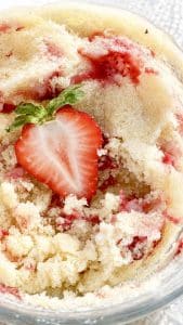 5-Minute Strawberry Mug Cake, even kids can easily do it!