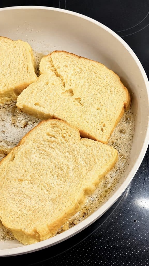 Cooking golden brown French toast 