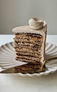 No-Roll Honey & Chocolate Spartak Cake with Dulce de Leche Cream